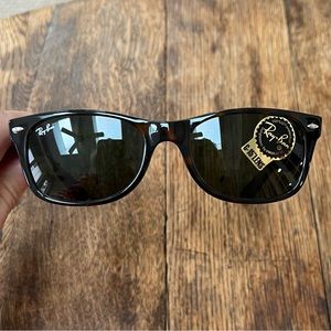 Ray-Ban New Wayfarer Sunglasses,Tortoise,G-15 Green Lens, 100% UV Protection NWT